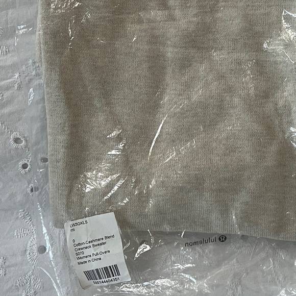 Lululemon Sweater - Picture 6 of 7
